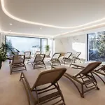 Tavel & Hotel 4*