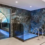 Hotel Tavel &