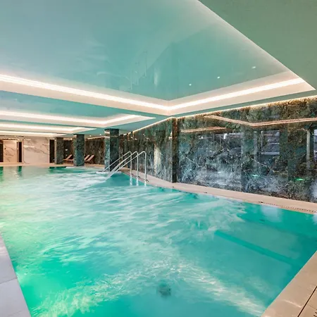 Tavel & Hotel