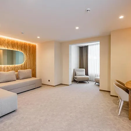Otel Tavel &