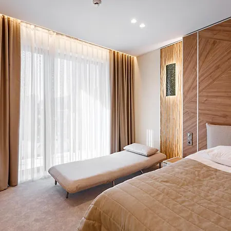 Otel Tavel &