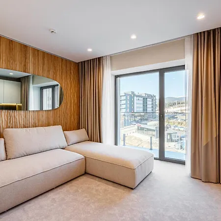 Hotel Tavel &