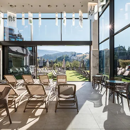 Отель Tavel & 4*