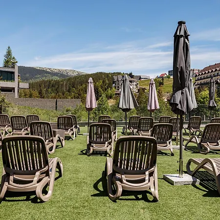 Tavel & Hotel 4*