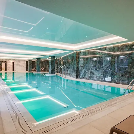 Tavel & Hotel 4*
