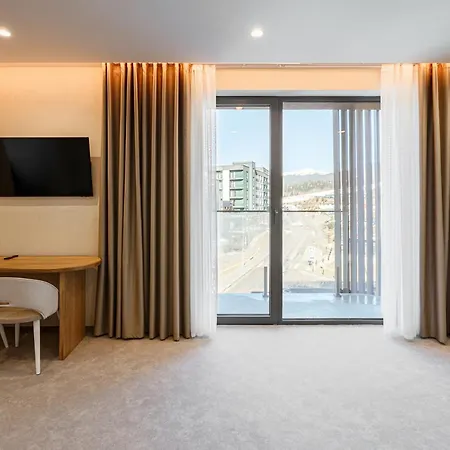 Tavel & Hotel