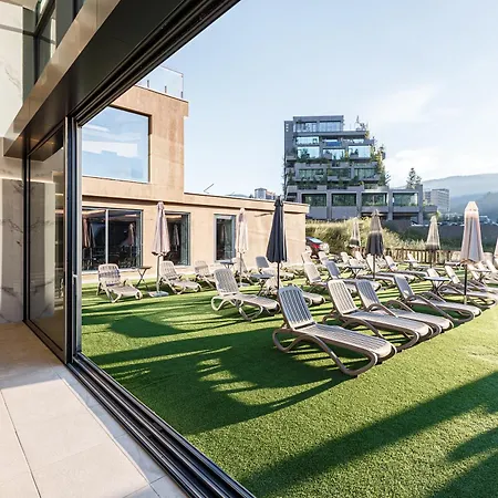 Hotel Tavel &