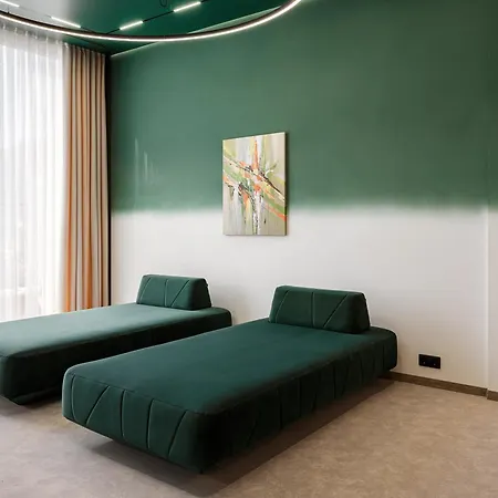 Tavel & Hotel