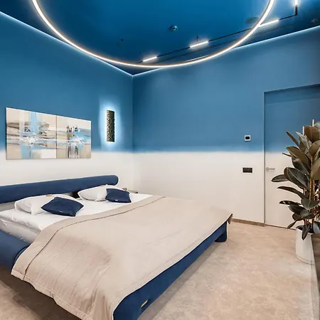 Tavel & Hotel 4*