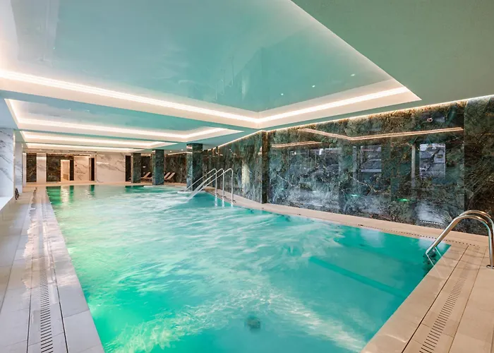 Tavel & Hotell