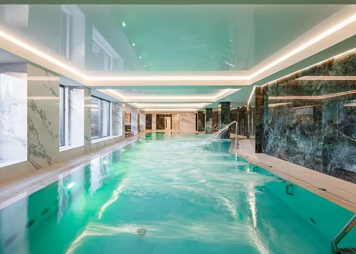 Tavel & Hotell